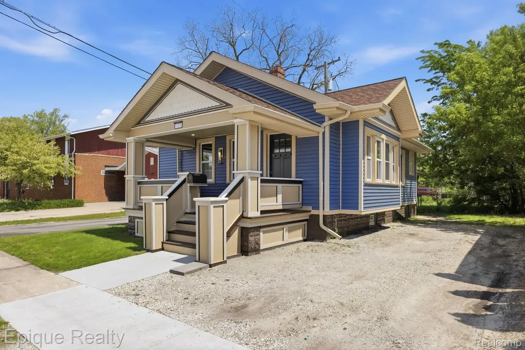1418 8th Street Port Huron City MI 48060