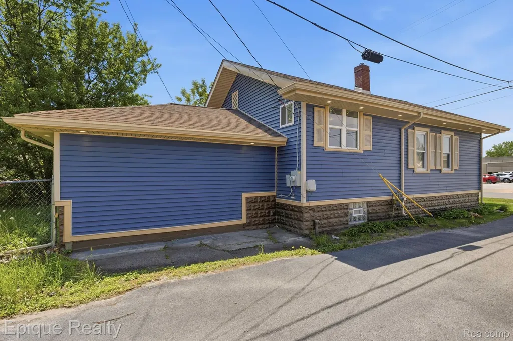 1418 8th Street Port Huron City MI 48060