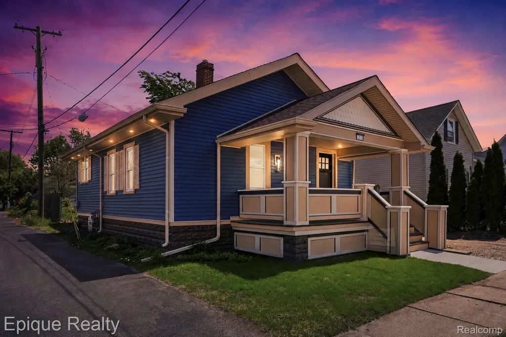 1418 8th Street Port Huron City MI 48060
