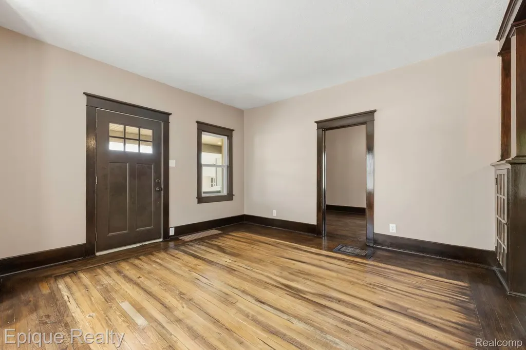 1418 8th Street Port Huron City MI 48060