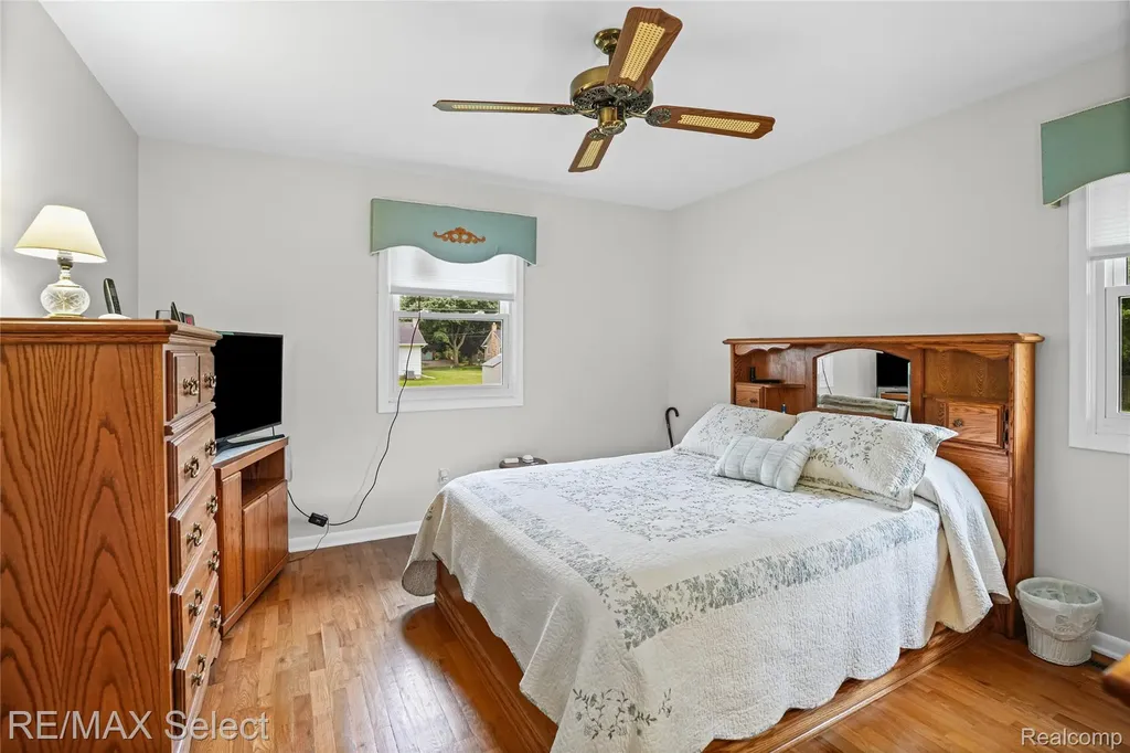1333 Hidden Oaks Court Flint Charter Township MI 48507