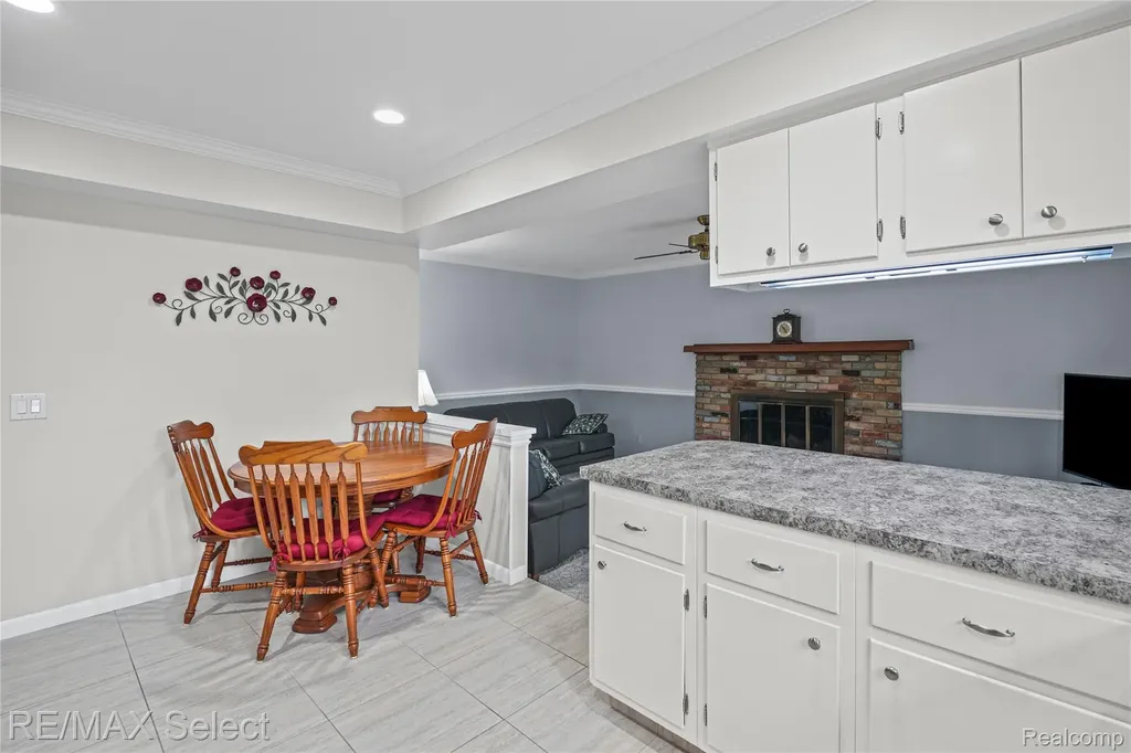 1333 Hidden Oaks Court Flint Charter Township MI 48507
