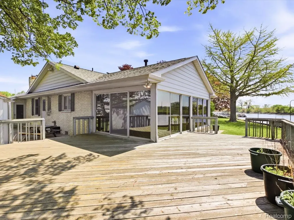 2857 Riverwood Court Port Huron City MI 48060