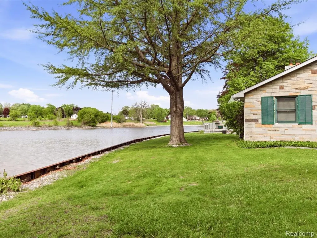 2857 Riverwood Court Port Huron City MI 48060