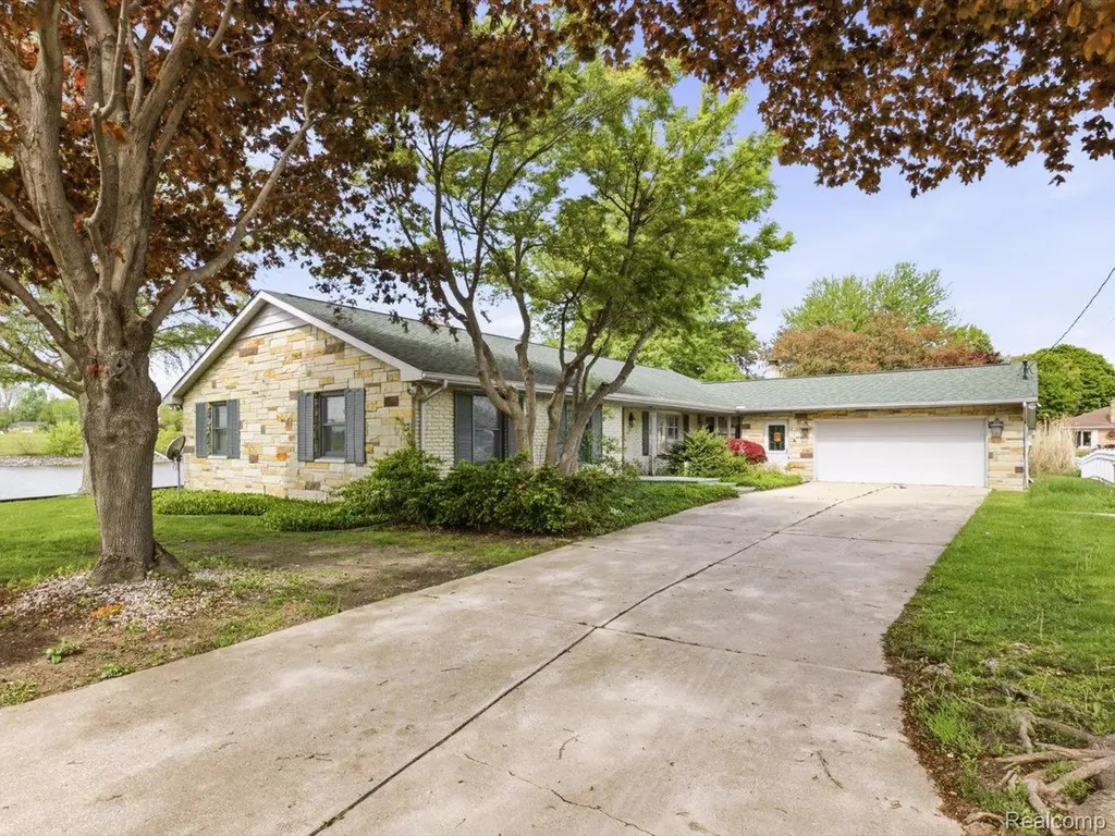 2857 Riverwood Court Port Huron City MI 48060