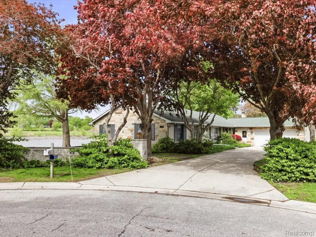 2857 Riverwood Court Port Huron City MI 48060