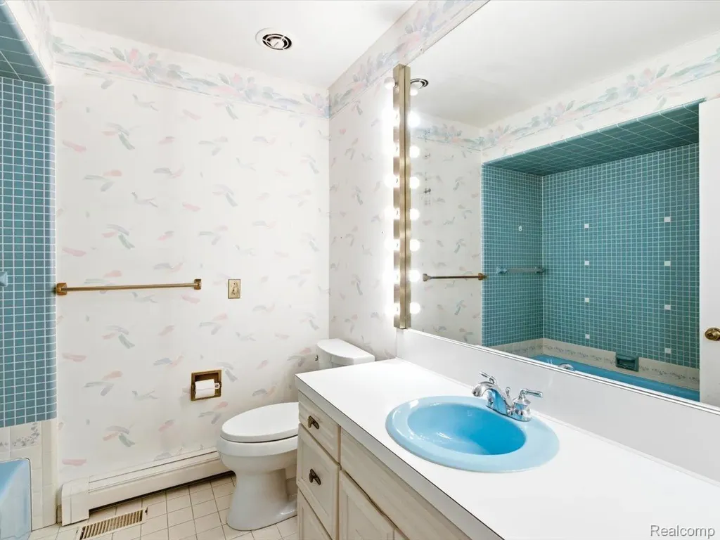2857 Riverwood Court Port Huron City MI 48060