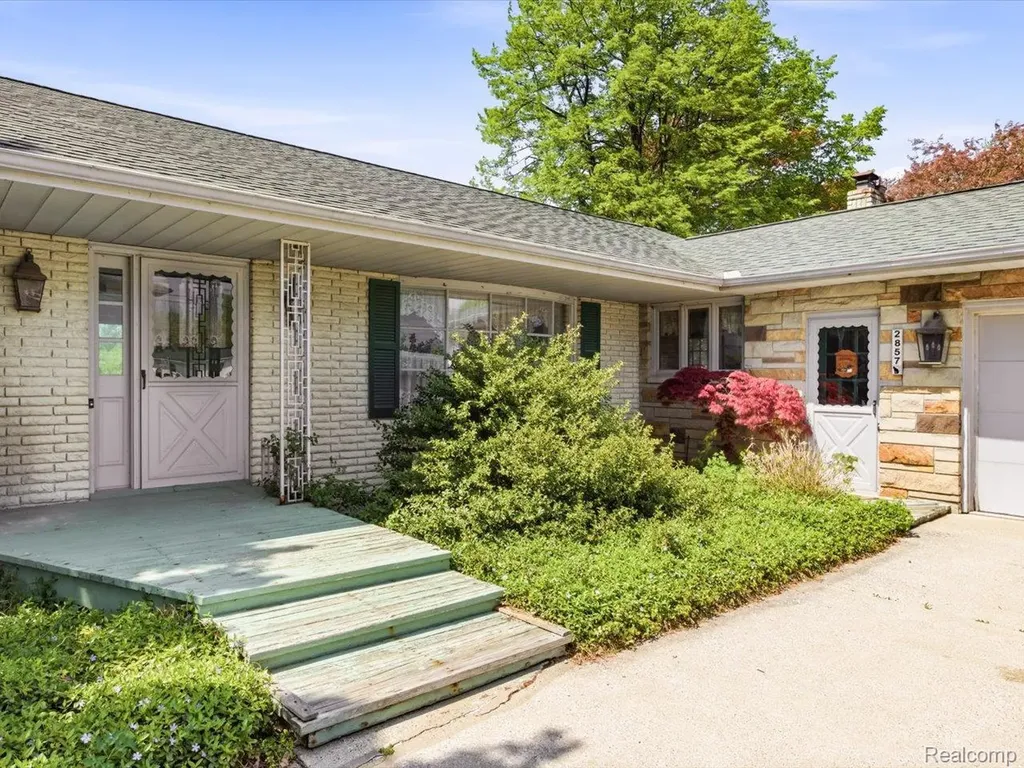 2857 Riverwood Court Port Huron City MI 48060