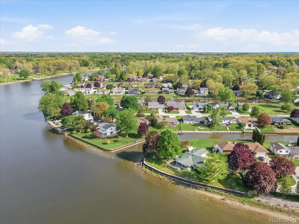 2857 Riverwood Court Port Huron City MI 48060