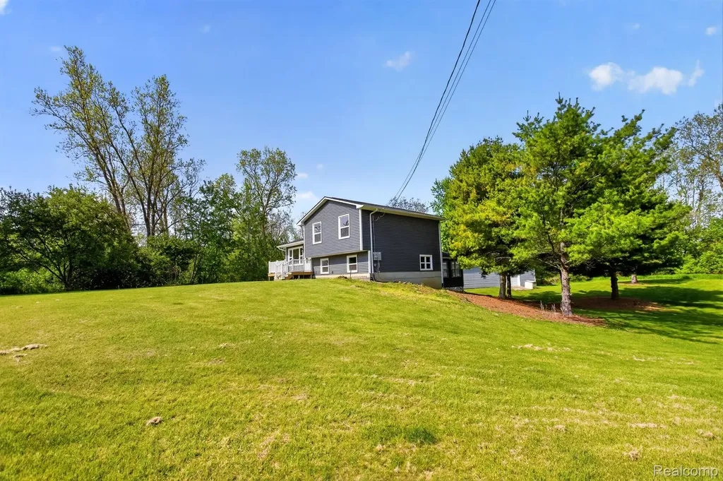 1215 N Oak Road Davison Township MI 48423