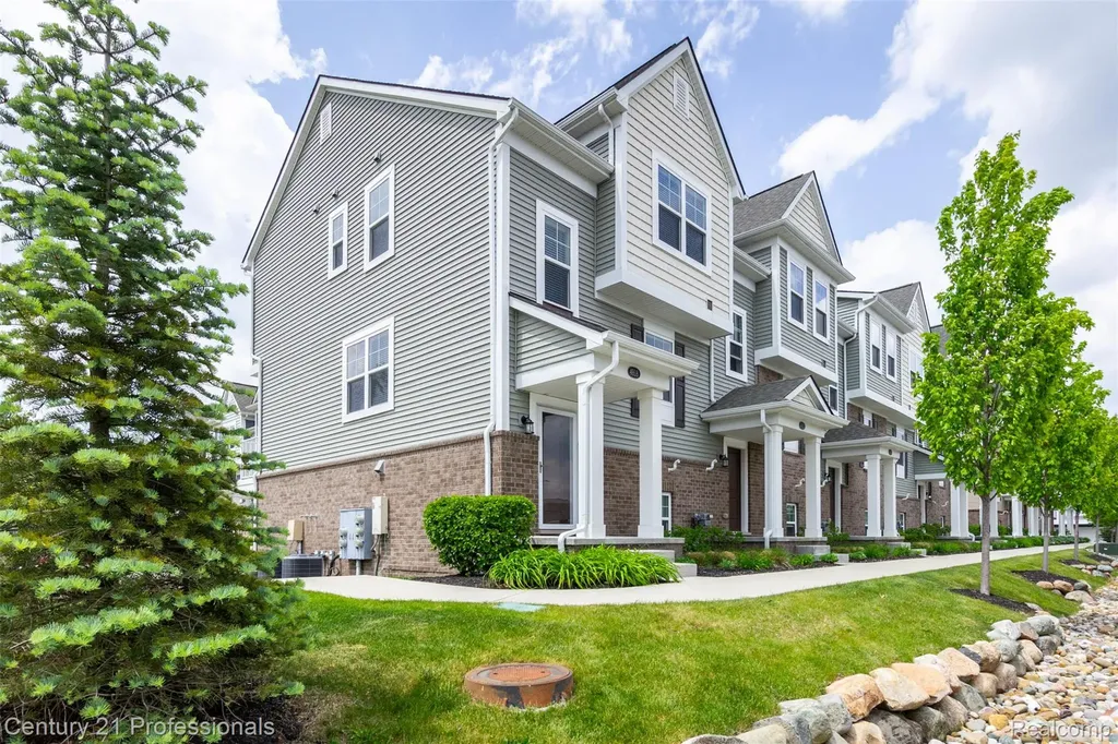 4918 Treeside Lane Troy City MI 48098