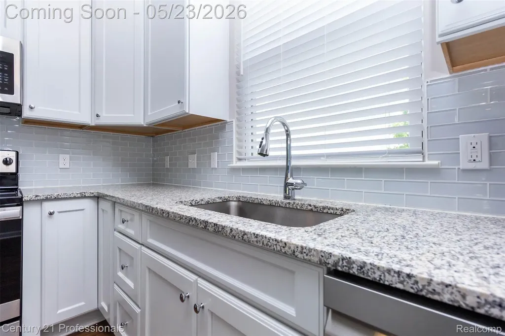 4918 Treeside Lane Troy City MI 48098
