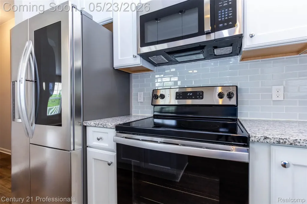 4918 Treeside Lane Troy City MI 48098