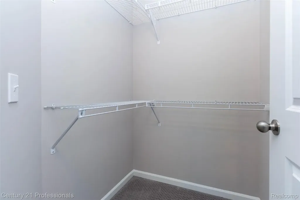 4918 Treeside Lane Troy City MI 48098