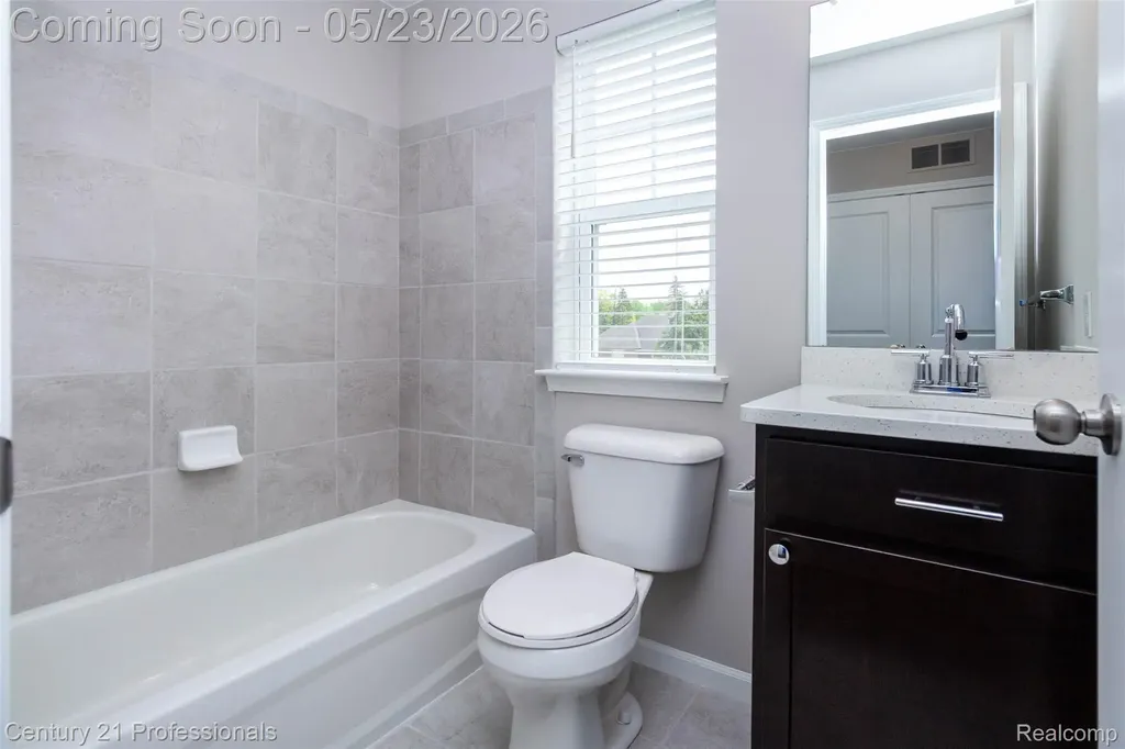 4918 Treeside Lane Troy City MI 48098