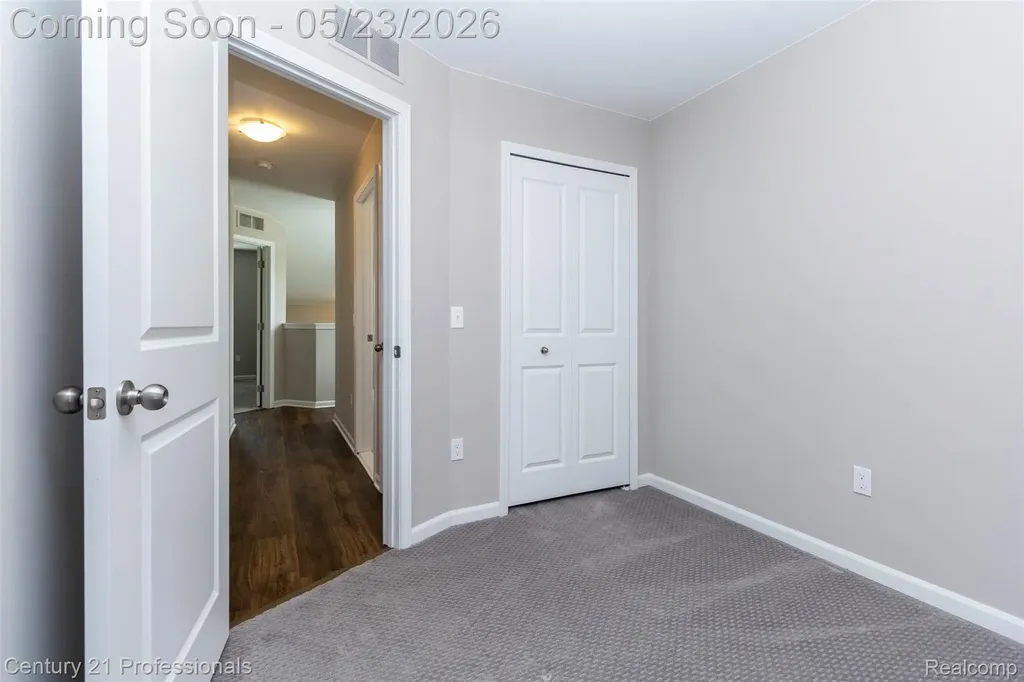 4918 Treeside Lane Troy City MI 48098