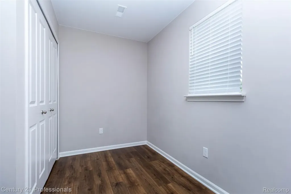 4918 Treeside Lane Troy City MI 48098