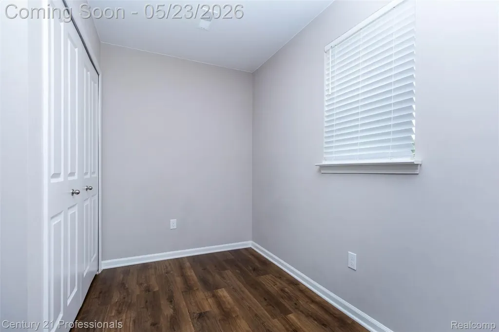 4918 Treeside Lane Troy City MI 48098