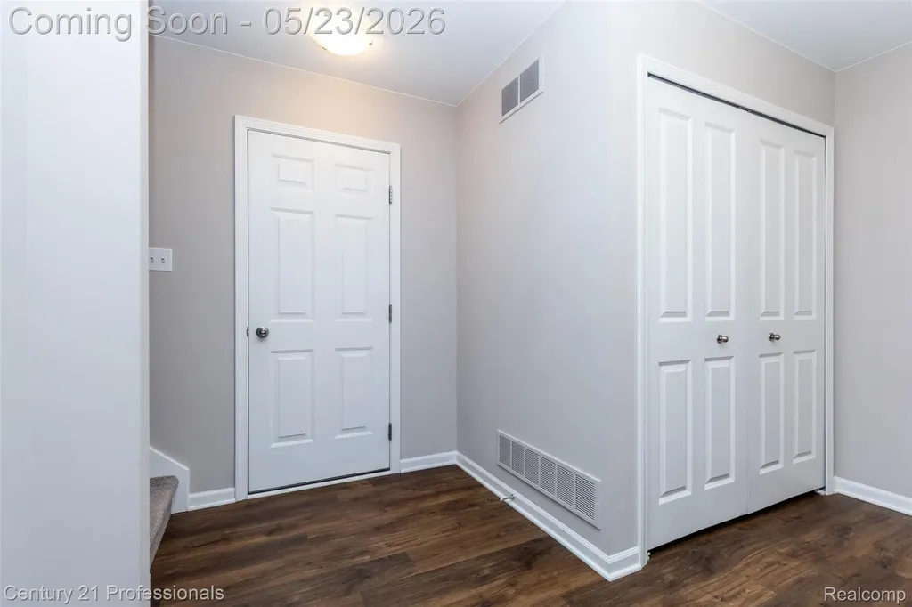 4918 Treeside Lane Troy City MI 48098