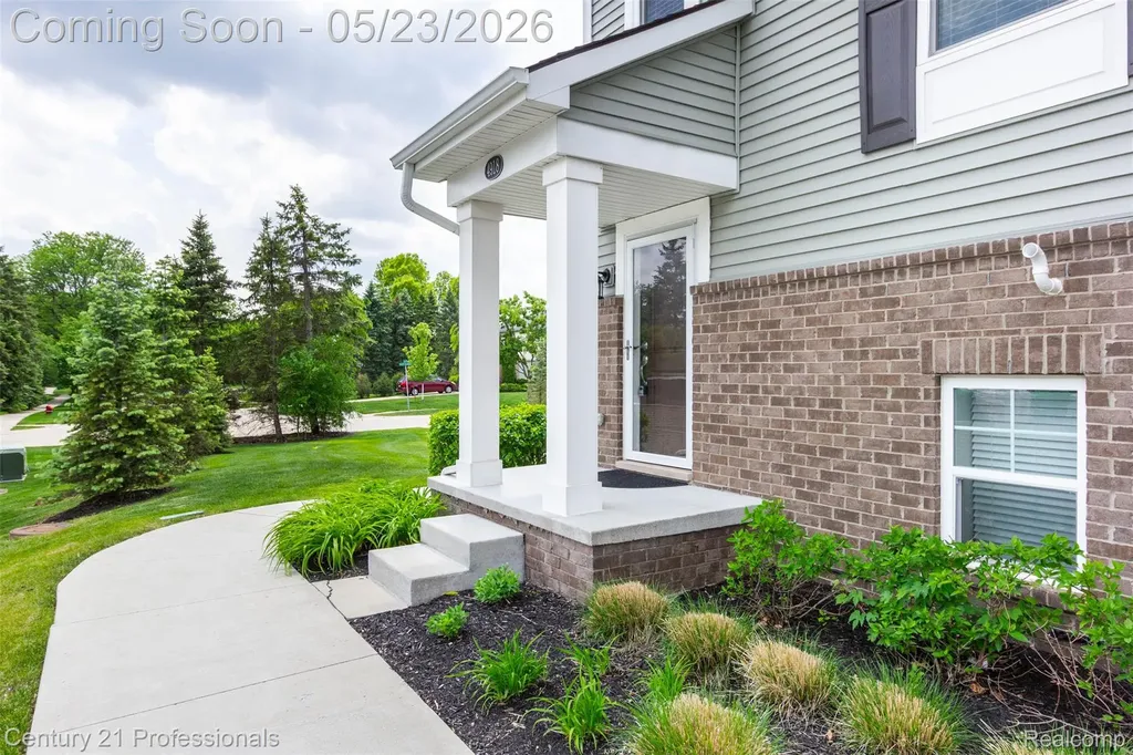 4918 Treeside Lane Troy City MI 48098