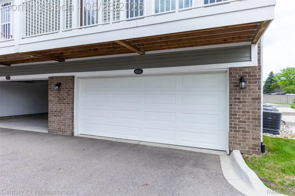 4918 Treeside Lane Troy City MI 48098