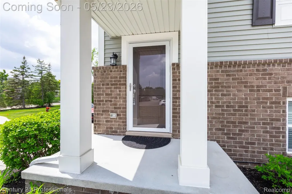 4918 Treeside Lane Troy City MI 48098