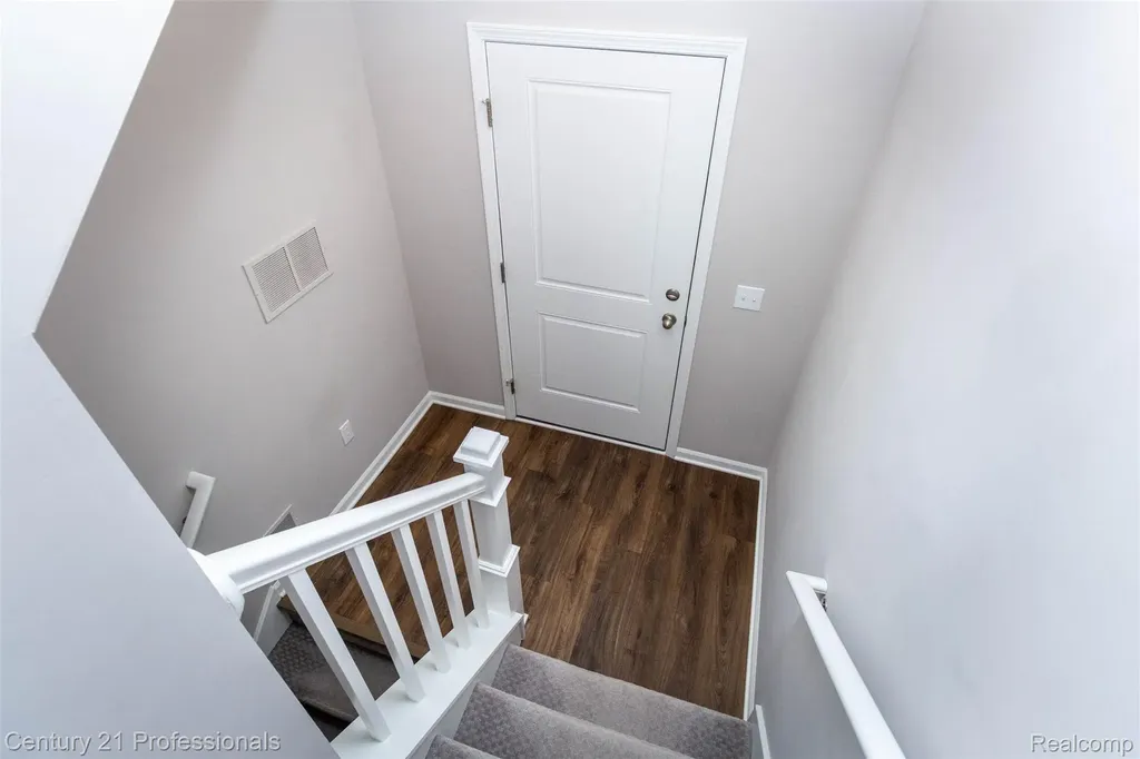 4918 Treeside Lane Troy City MI 48098