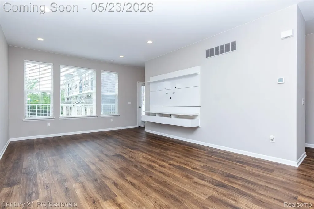 4918 Treeside Lane Troy City MI 48098