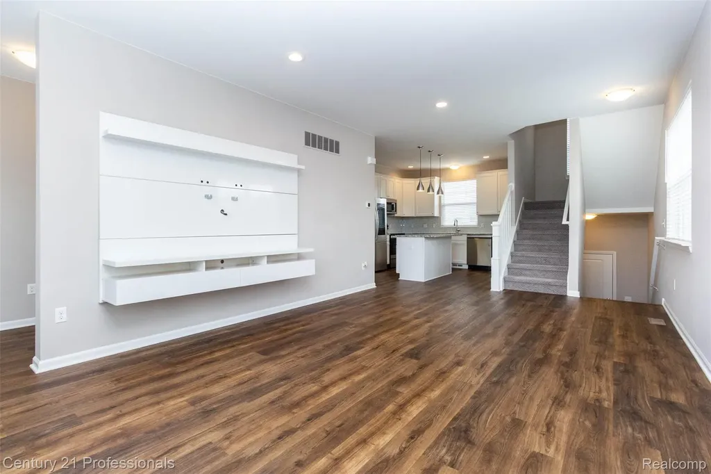 4918 Treeside Lane Troy City MI 48098