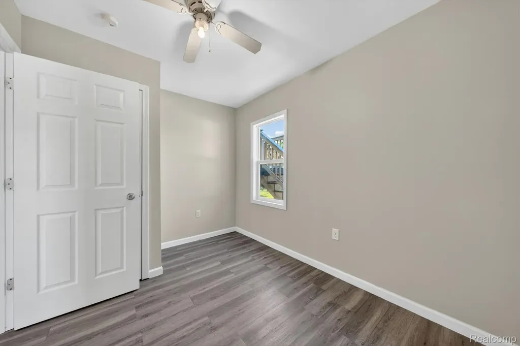 453 Manatee Avenue Hazel Park City MI 48030