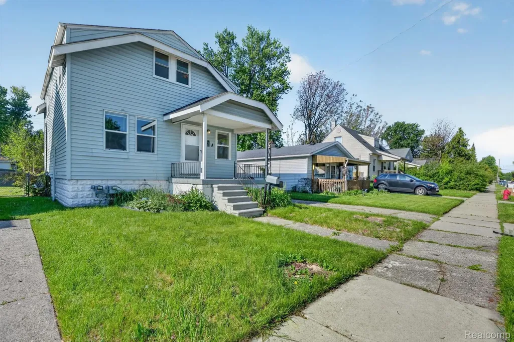 453 Manatee Avenue Hazel Park City MI 48030