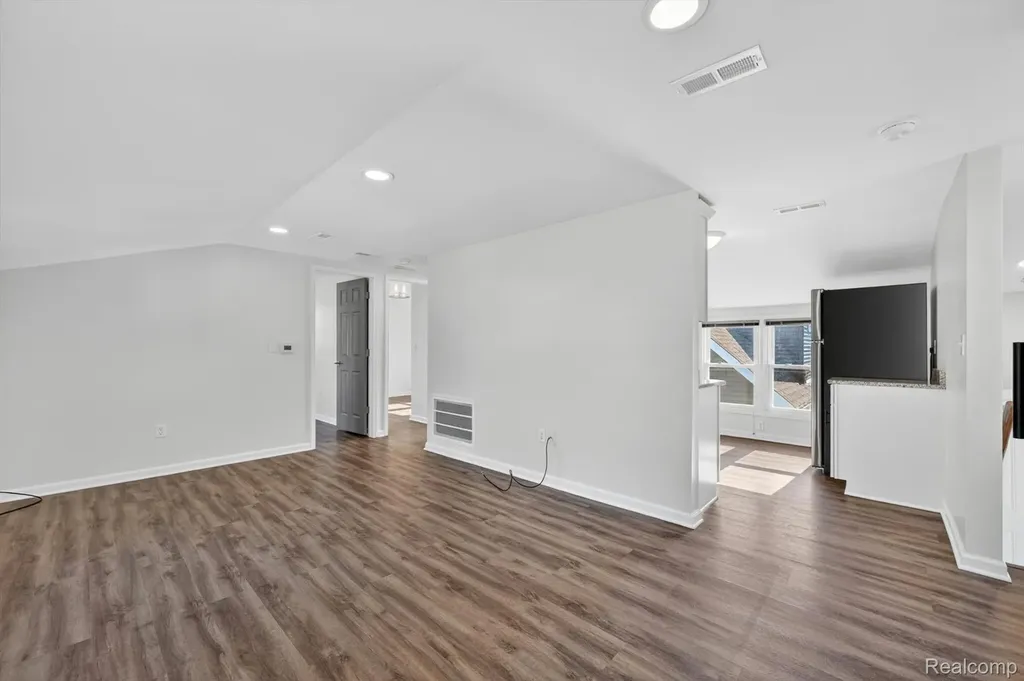 453 Manatee Avenue Hazel Park City MI 48030
