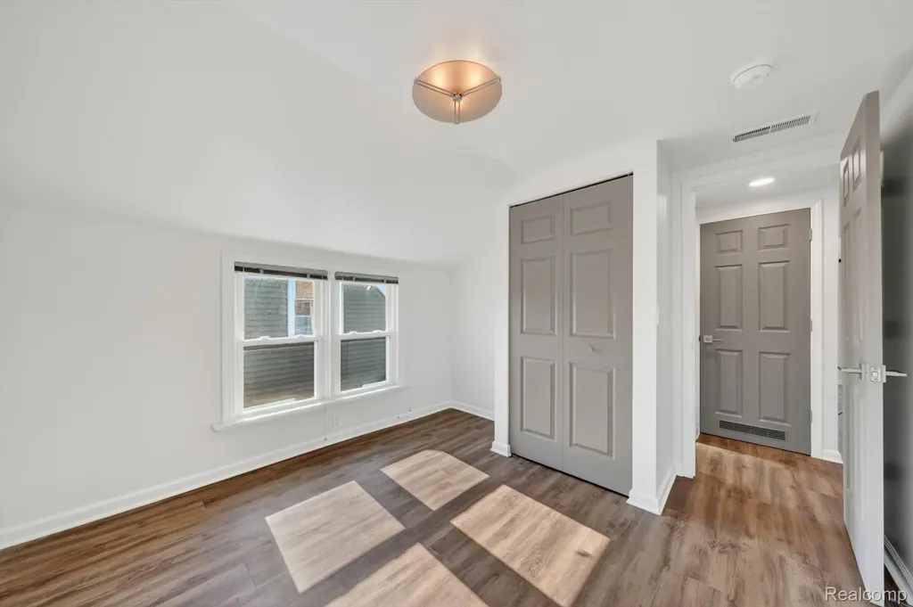 453 Manatee Avenue Hazel Park City MI 48030