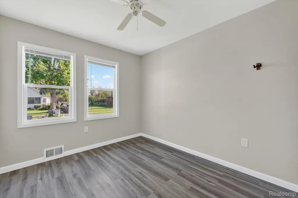 453 Manatee Avenue Hazel Park City MI 48030