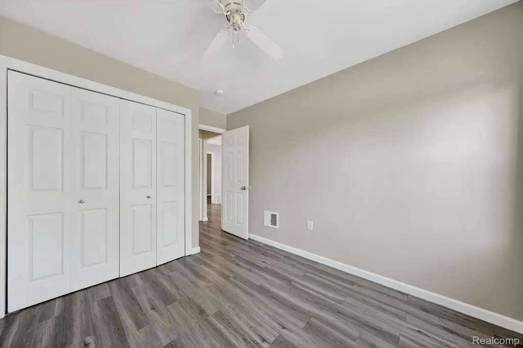 453 Manatee Avenue Hazel Park City MI 48030