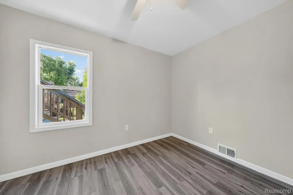 453 Manatee Avenue Hazel Park City MI 48030