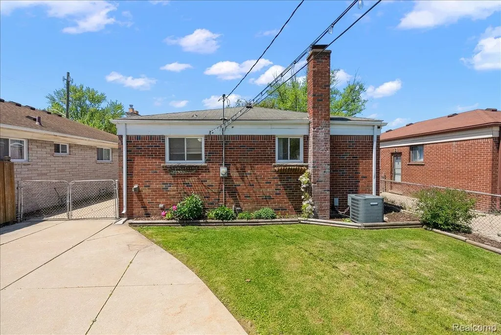 4205 Katherine Street Dearborn Heights City MI 48125