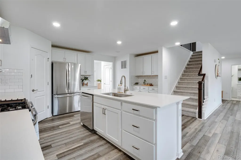 24416 Jade Drive Farmington Hills City MI 48336