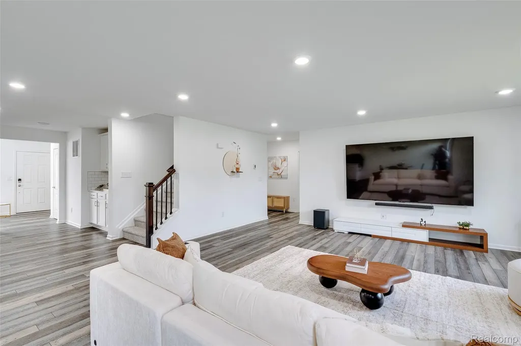 24416 Jade Drive Farmington Hills City MI 48336