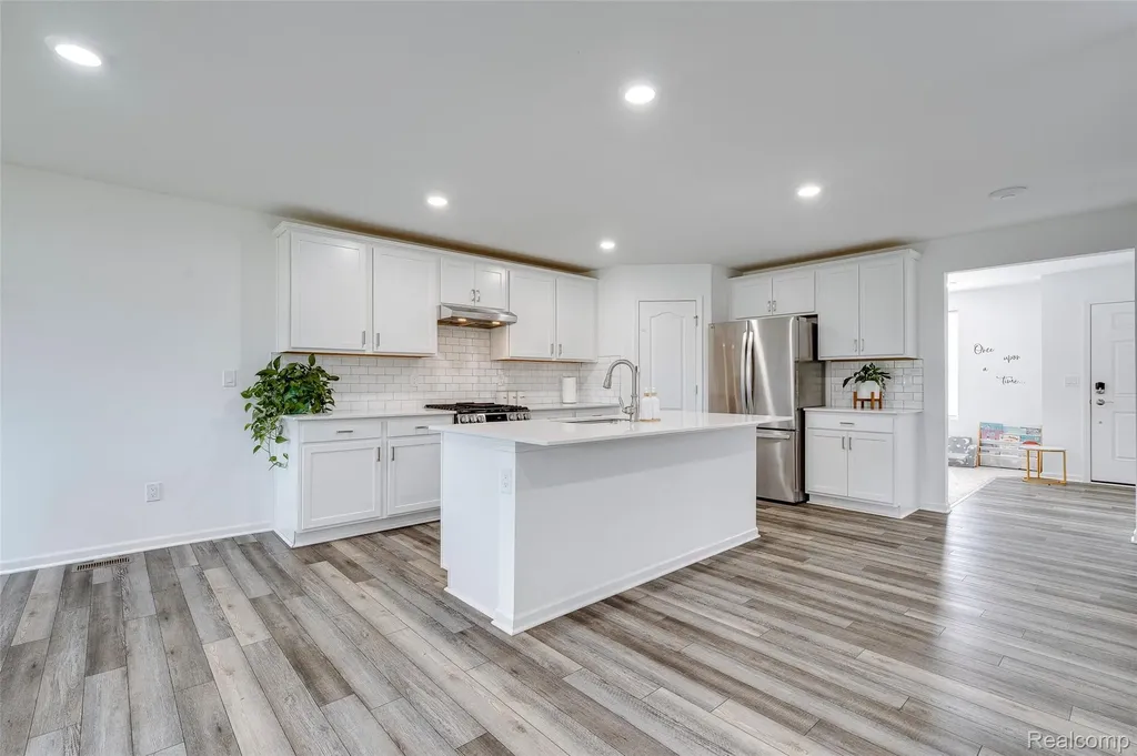 24416 Jade Drive Farmington Hills City MI 48336