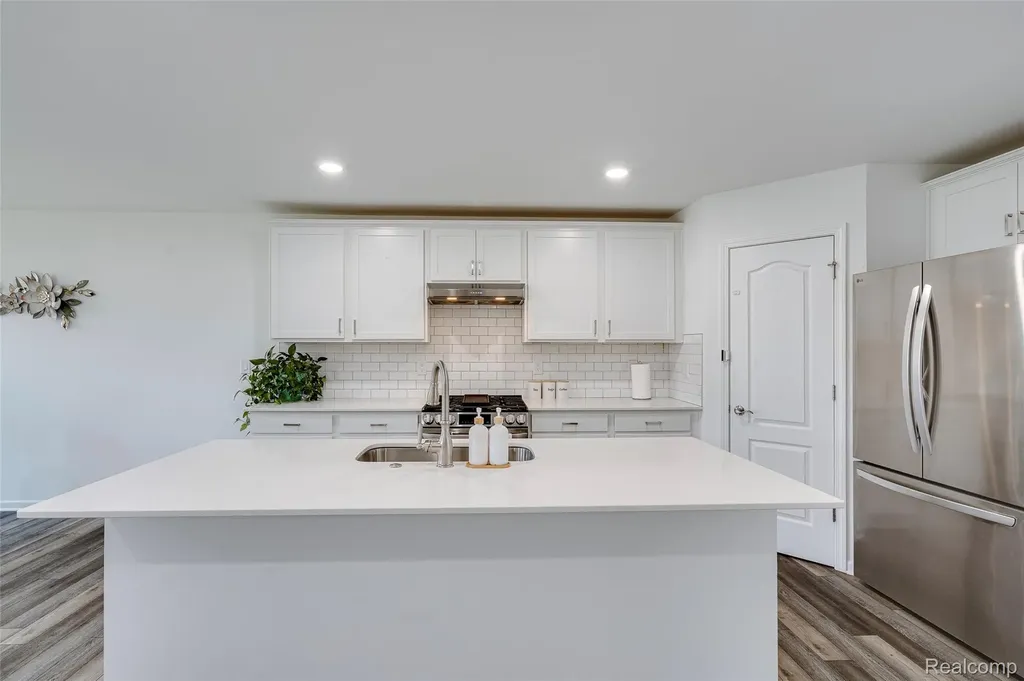24416 Jade Drive Farmington Hills City MI 48336