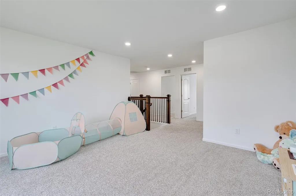 24416 Jade Drive Farmington Hills City MI 48336