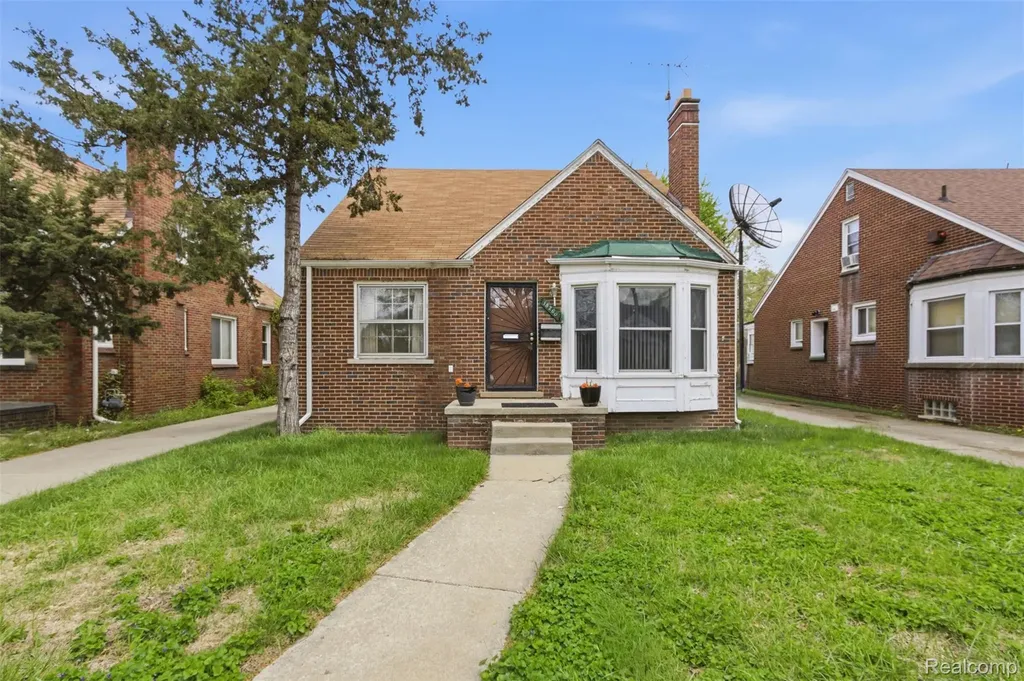 18260 Strathmoor Street Detroit City MI 48235