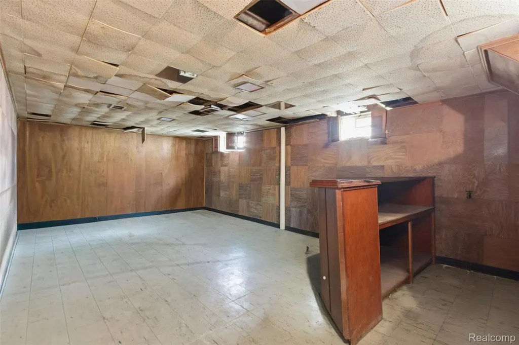 18260 Strathmoor Street Detroit City MI 48235