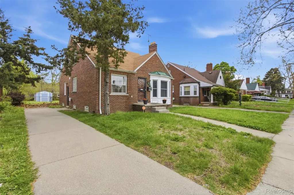 18260 Strathmoor Street Detroit City MI 48235