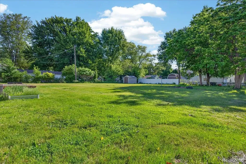 14916 Alexander Street Livonia City MI 48154