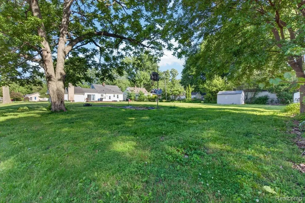 14916 Alexander Street Livonia City MI 48154