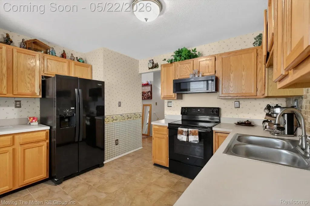 953 N Newburgh Road Westland City MI 48185