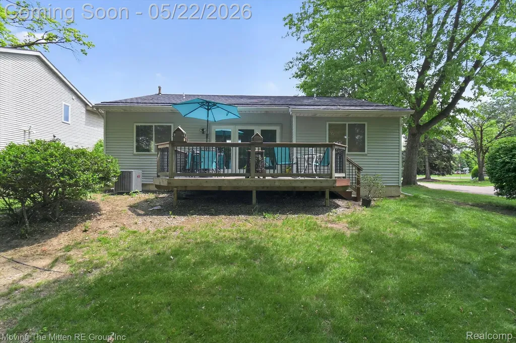 953 N Newburgh Road Westland City MI 48185