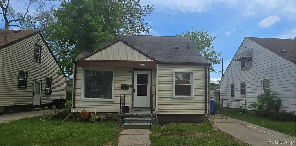 26661 Oakland Street Inkster City MI 48141